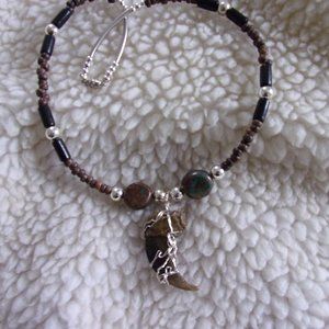 Bear claw necklace Must C